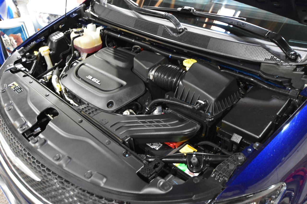 Chrysler Pacifica Touring FWD 2017