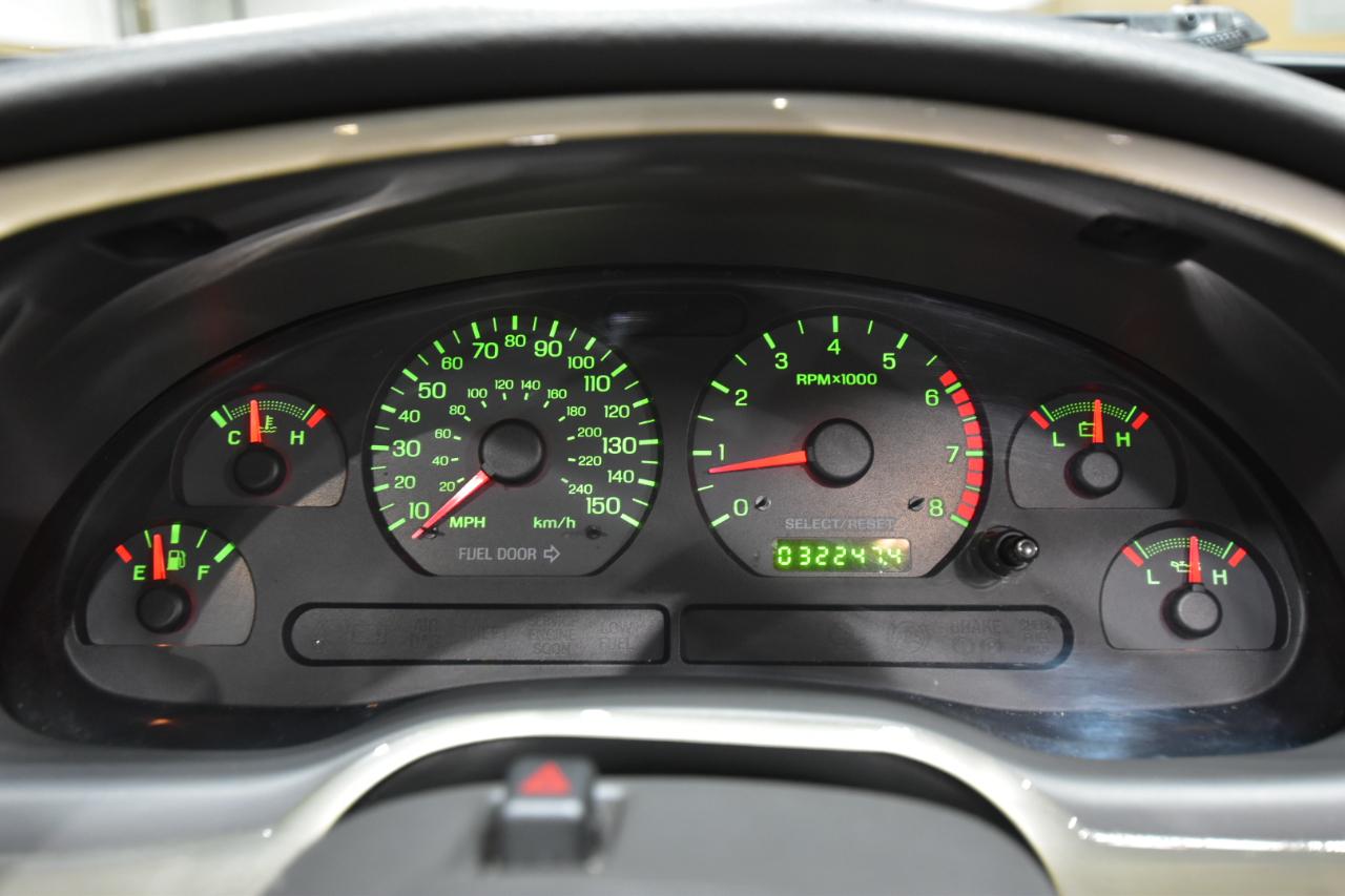 Ford Mustang 2dr Convertible GT Deluxe 2002