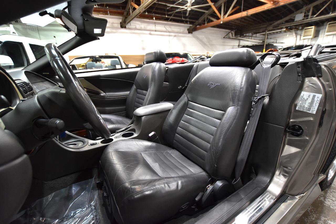 Ford Mustang 2dr Convertible GT Deluxe 2002