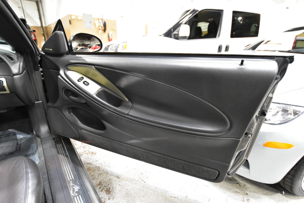 Ford Mustang 2dr Convertible GT Deluxe 2002