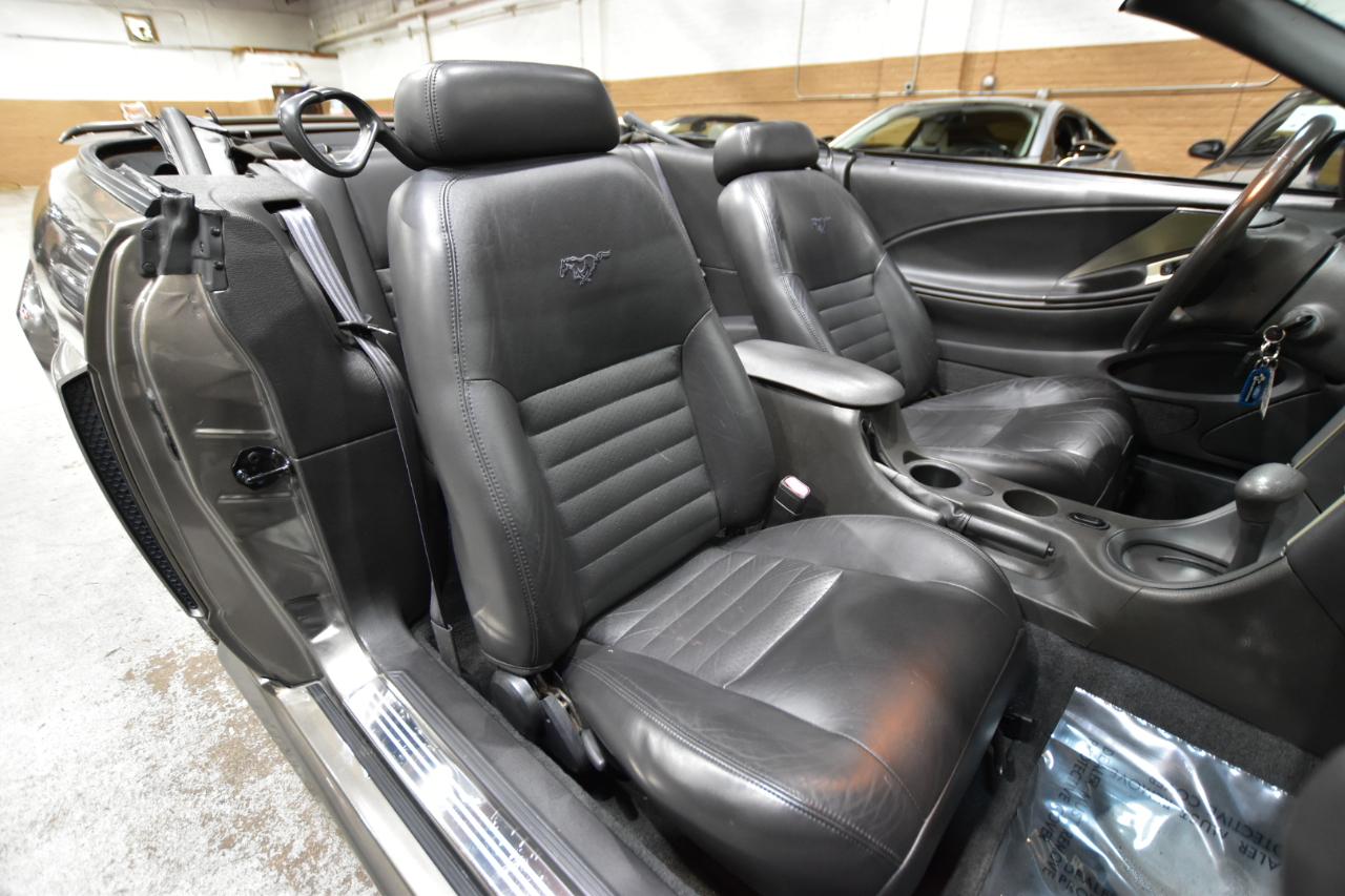 Ford Mustang 2dr Convertible GT Deluxe 2002