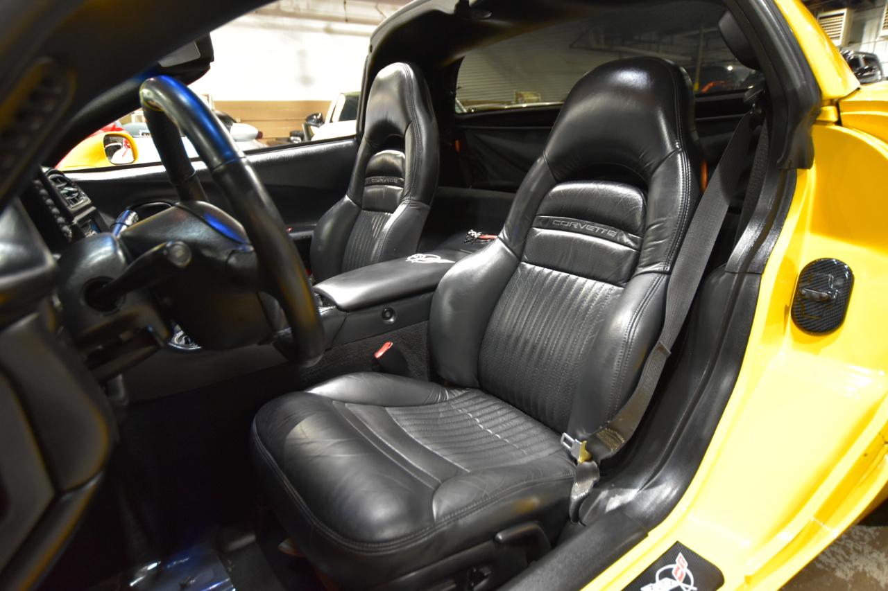 Chevrolet Corvette 2dr Cpe 2003