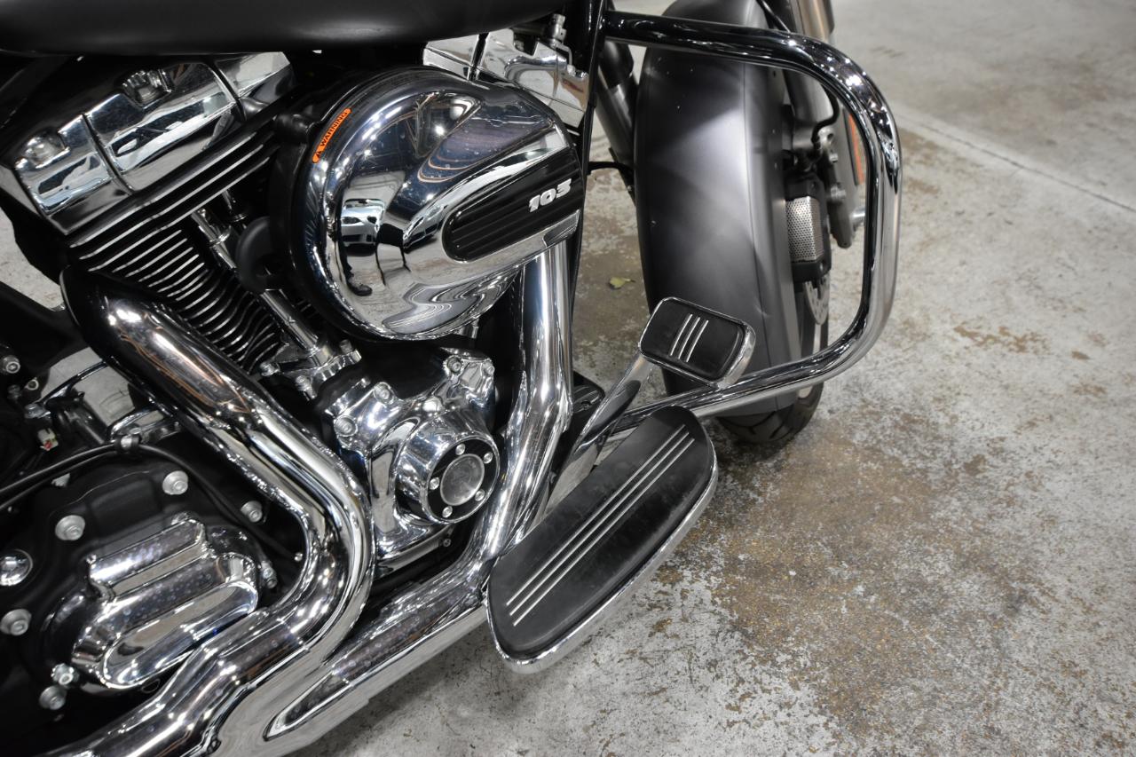 Harley-Davidson FLHXS  2016