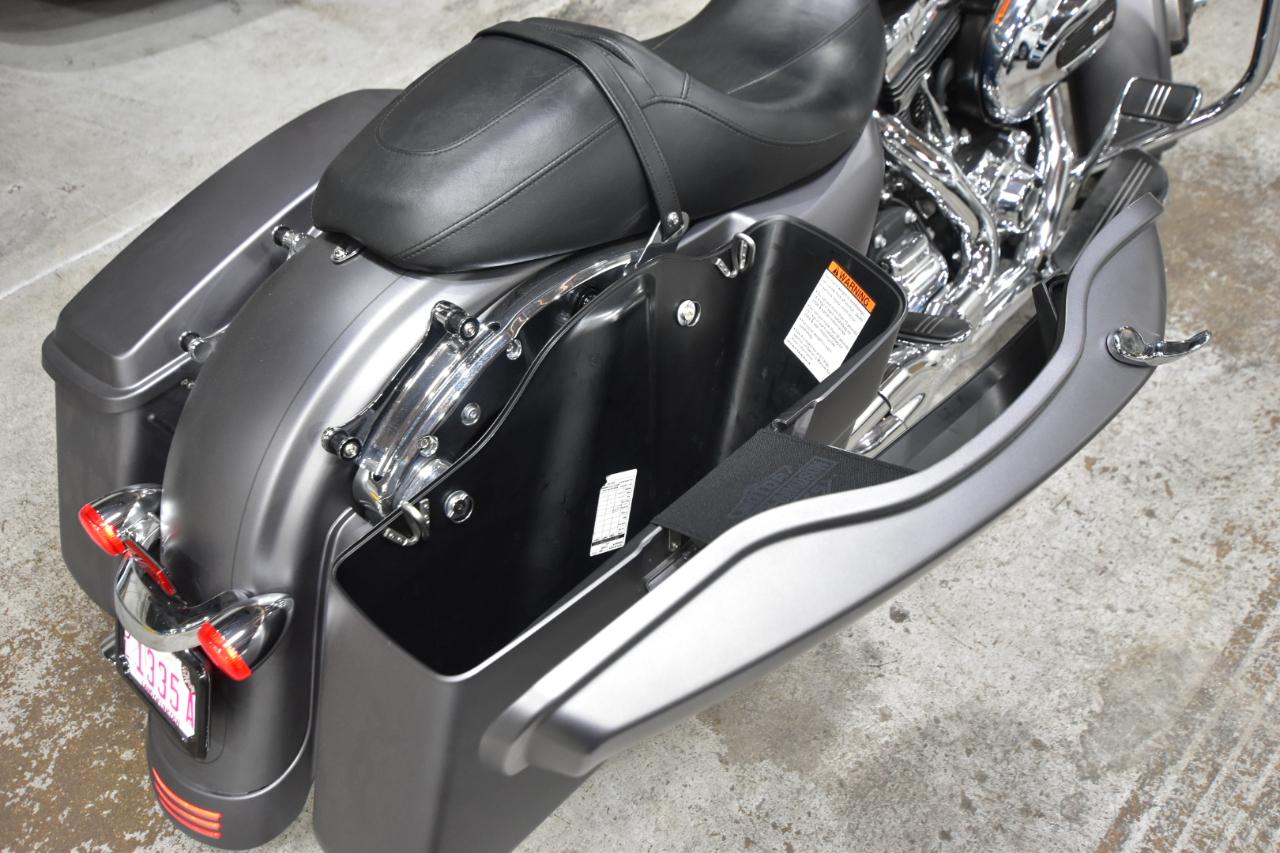 Harley-Davidson FLHXS  2016
