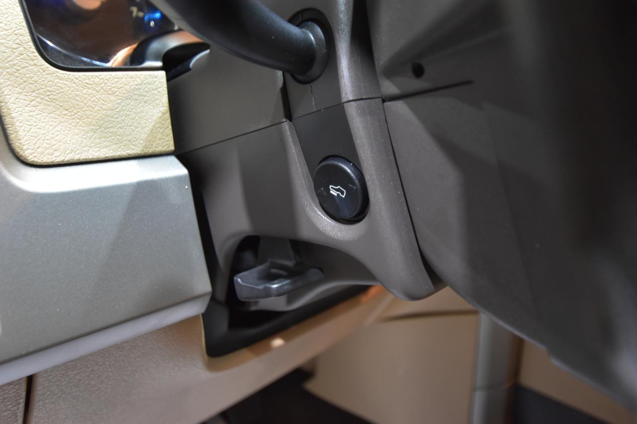 Ford F-150 4WD SuperCab 145" Lariat 2011