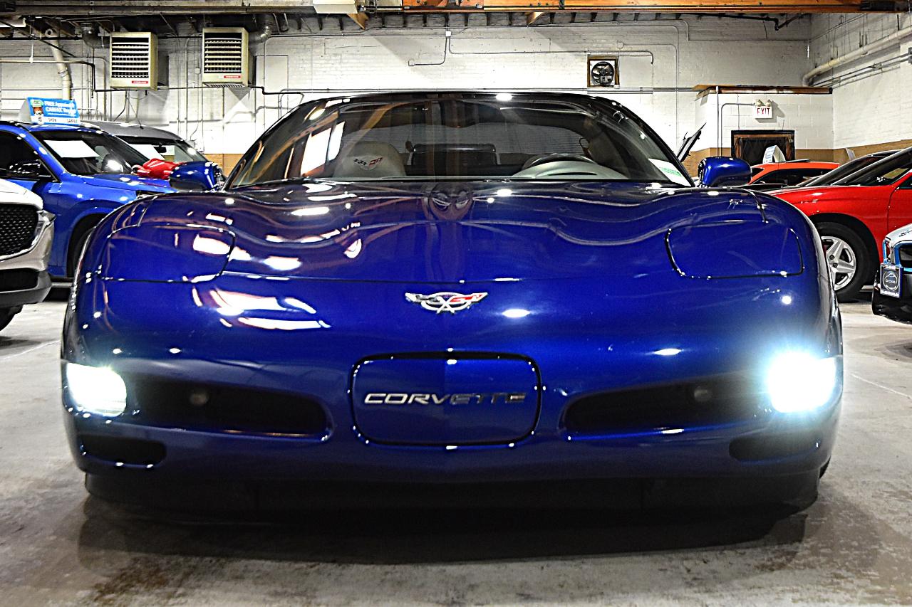 Chevrolet Corvette 2dr Cpe 2004