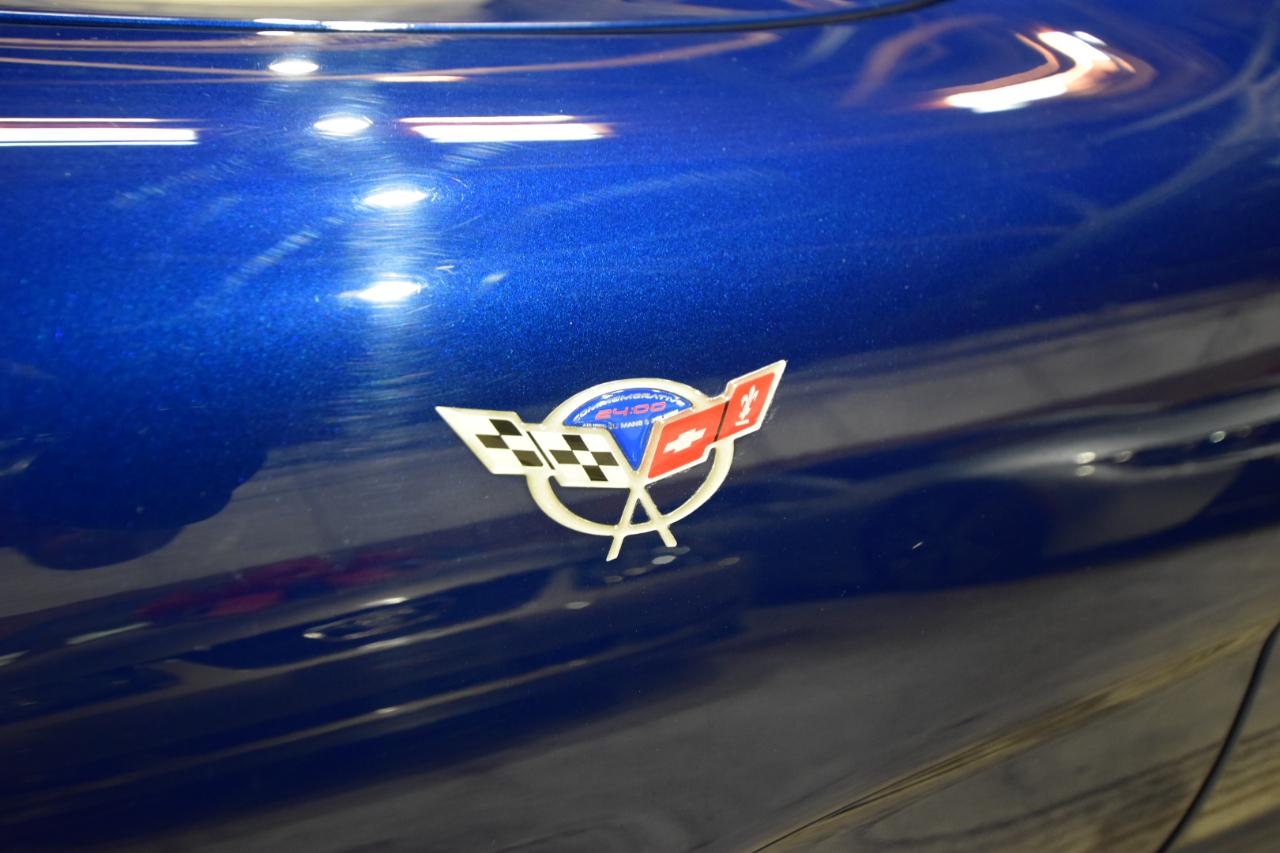 Chevrolet Corvette 2dr Cpe 2004