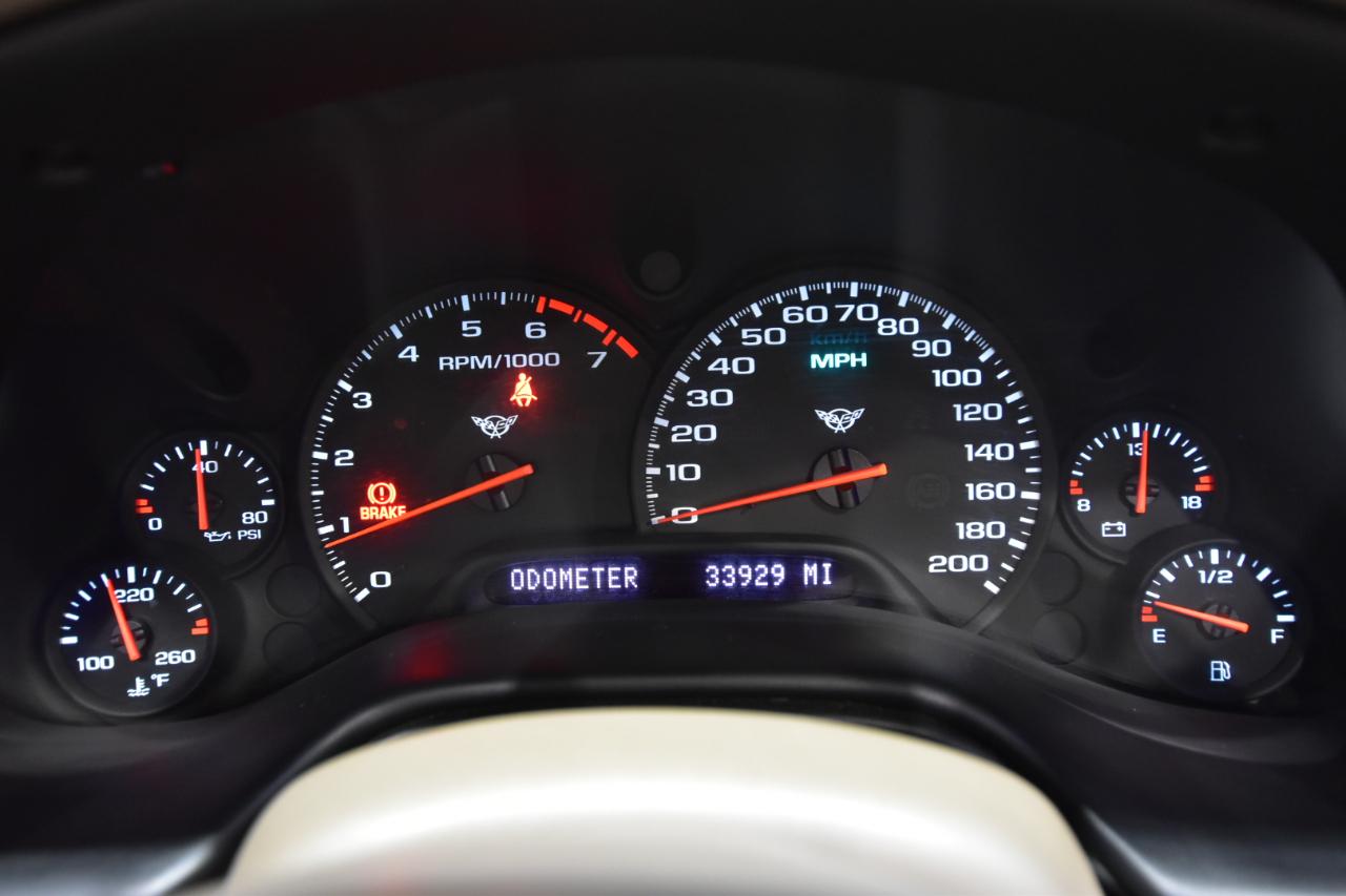 Chevrolet Corvette 2dr Cpe 2004