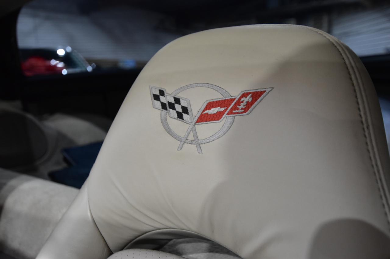 Chevrolet Corvette 2dr Cpe 2004