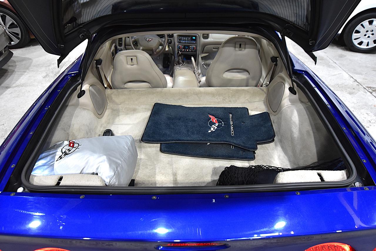 Chevrolet Corvette 2dr Cpe 2004