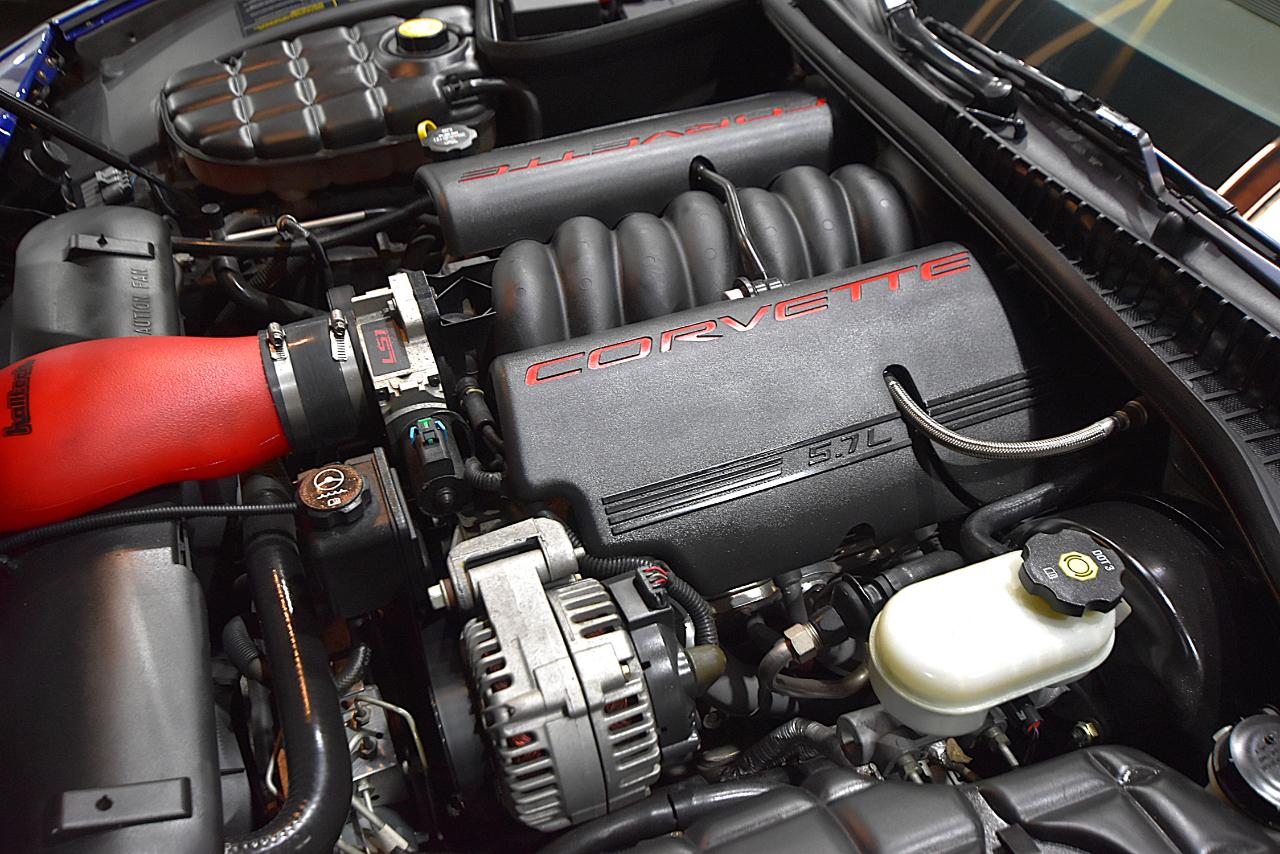 Chevrolet Corvette 2dr Cpe 2004