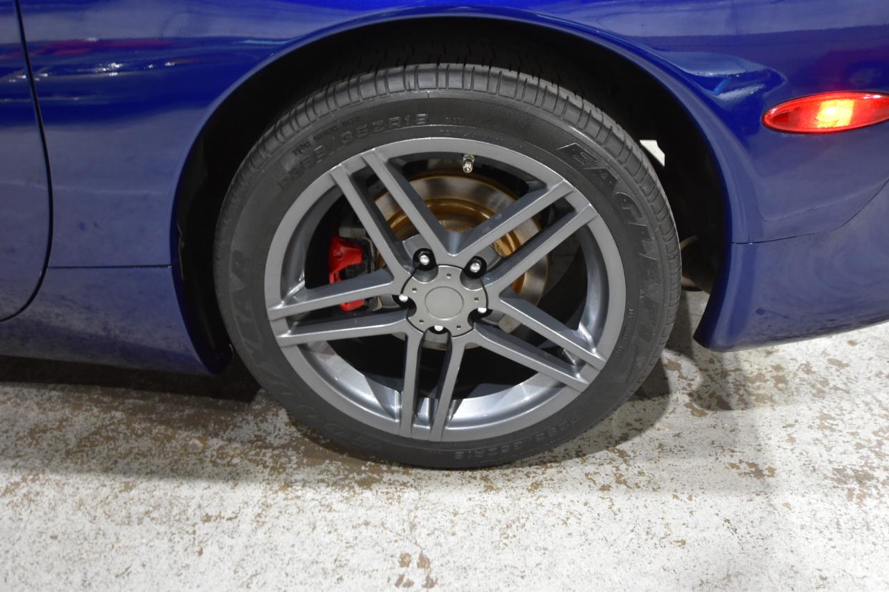 Chevrolet Corvette 2dr Cpe 2004