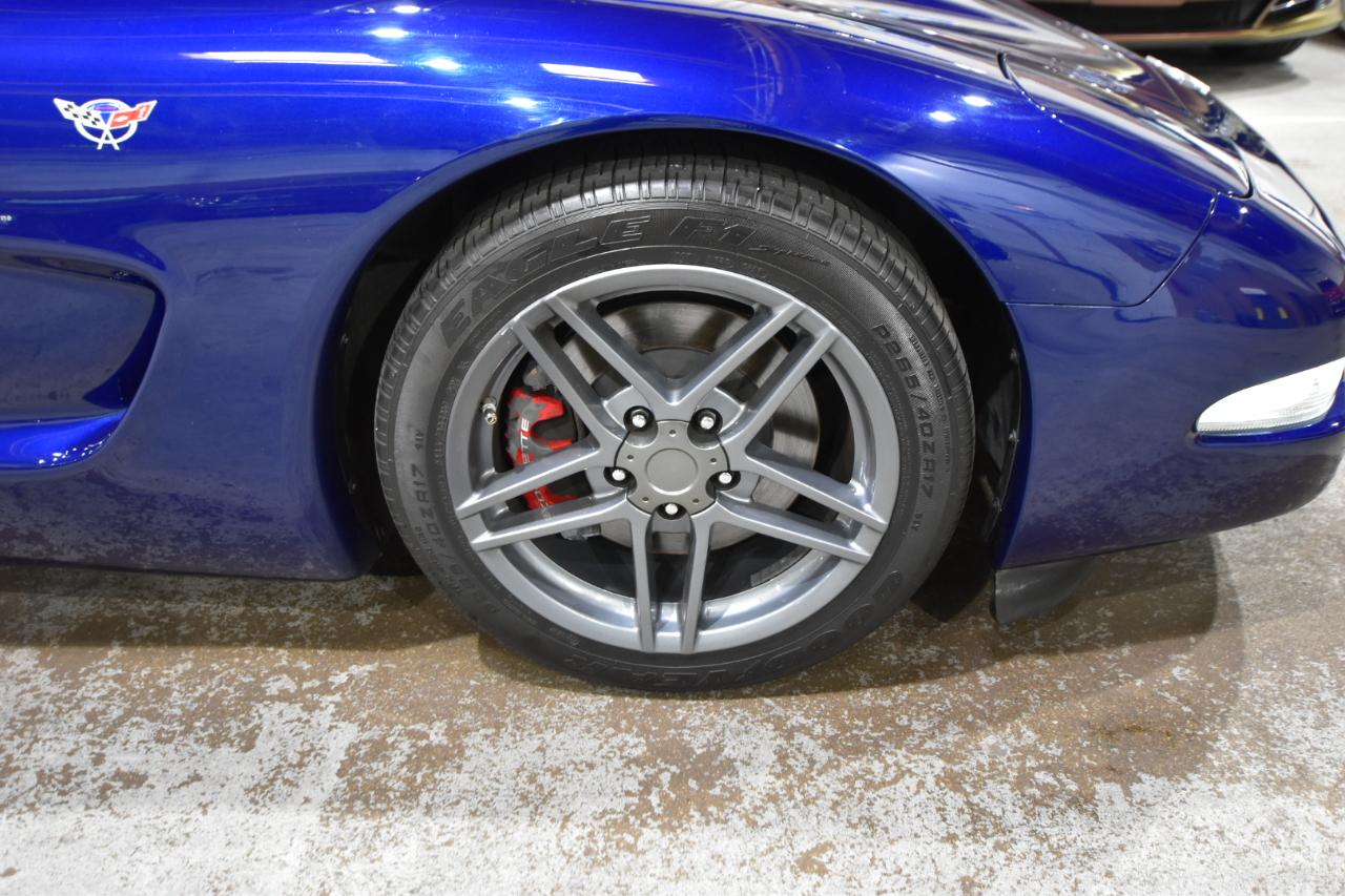 Chevrolet Corvette 2dr Cpe 2004