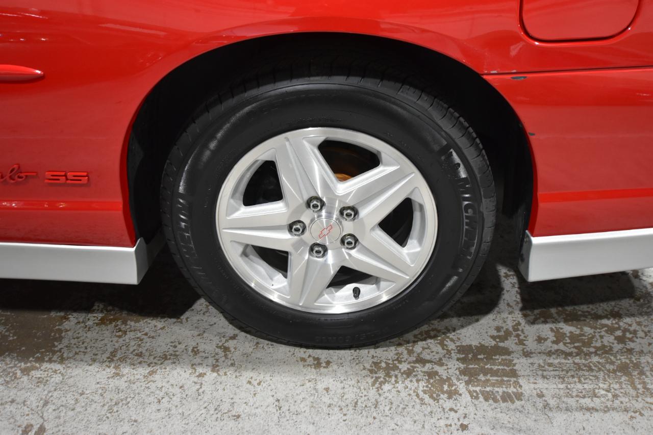 Chevrolet Monte Carlo 2dr Cpe SS 2002