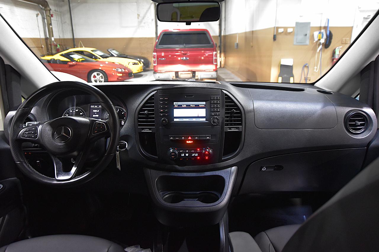 Mercedes-Benz Metris Passenger Van  2020