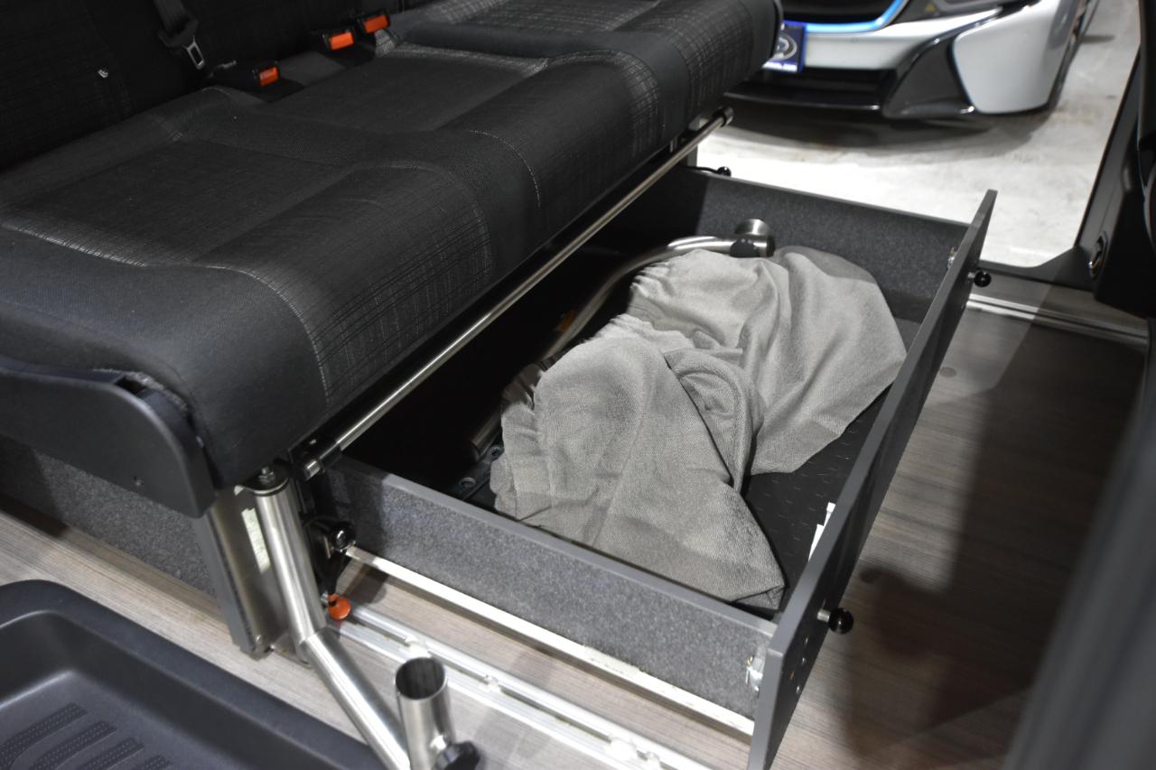 Mercedes-Benz Metris Passenger Van  2020