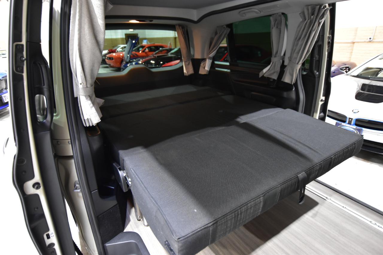 Mercedes-Benz Metris Passenger Van  2020