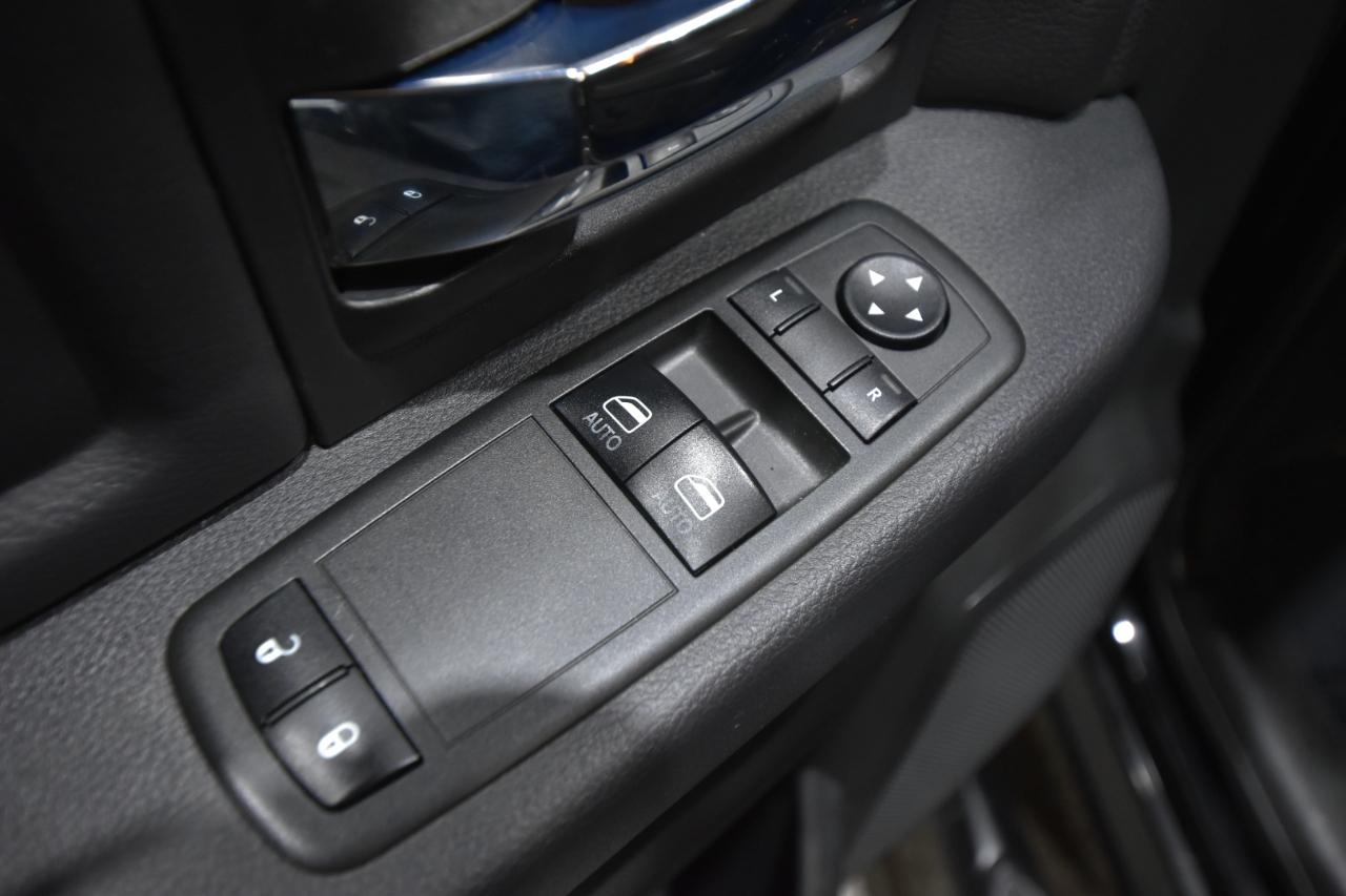 RAM 1500 4WD Reg Cab 120.5" Sport 2012