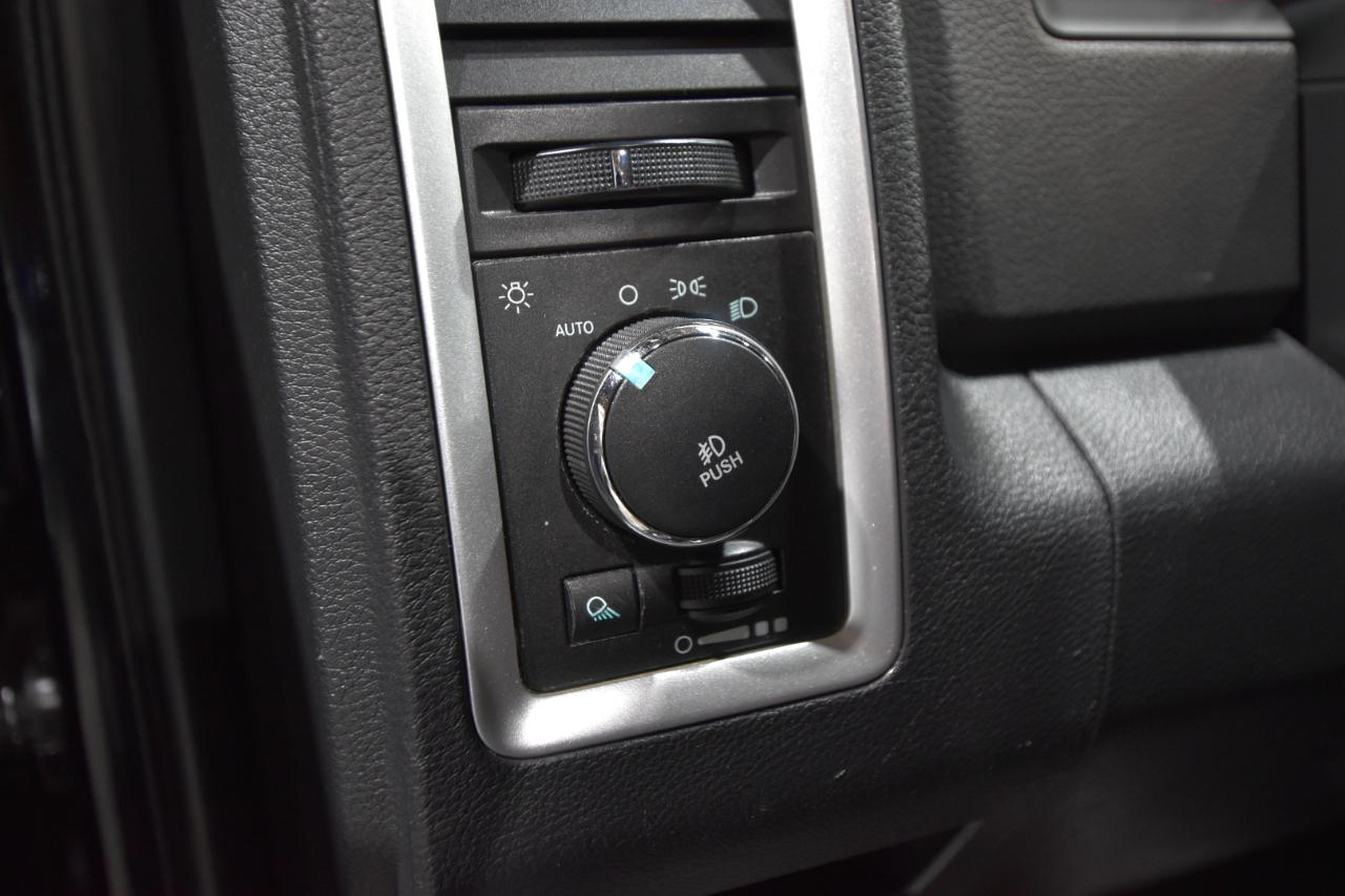 RAM 1500 4WD Reg Cab 120.5" Sport 2012