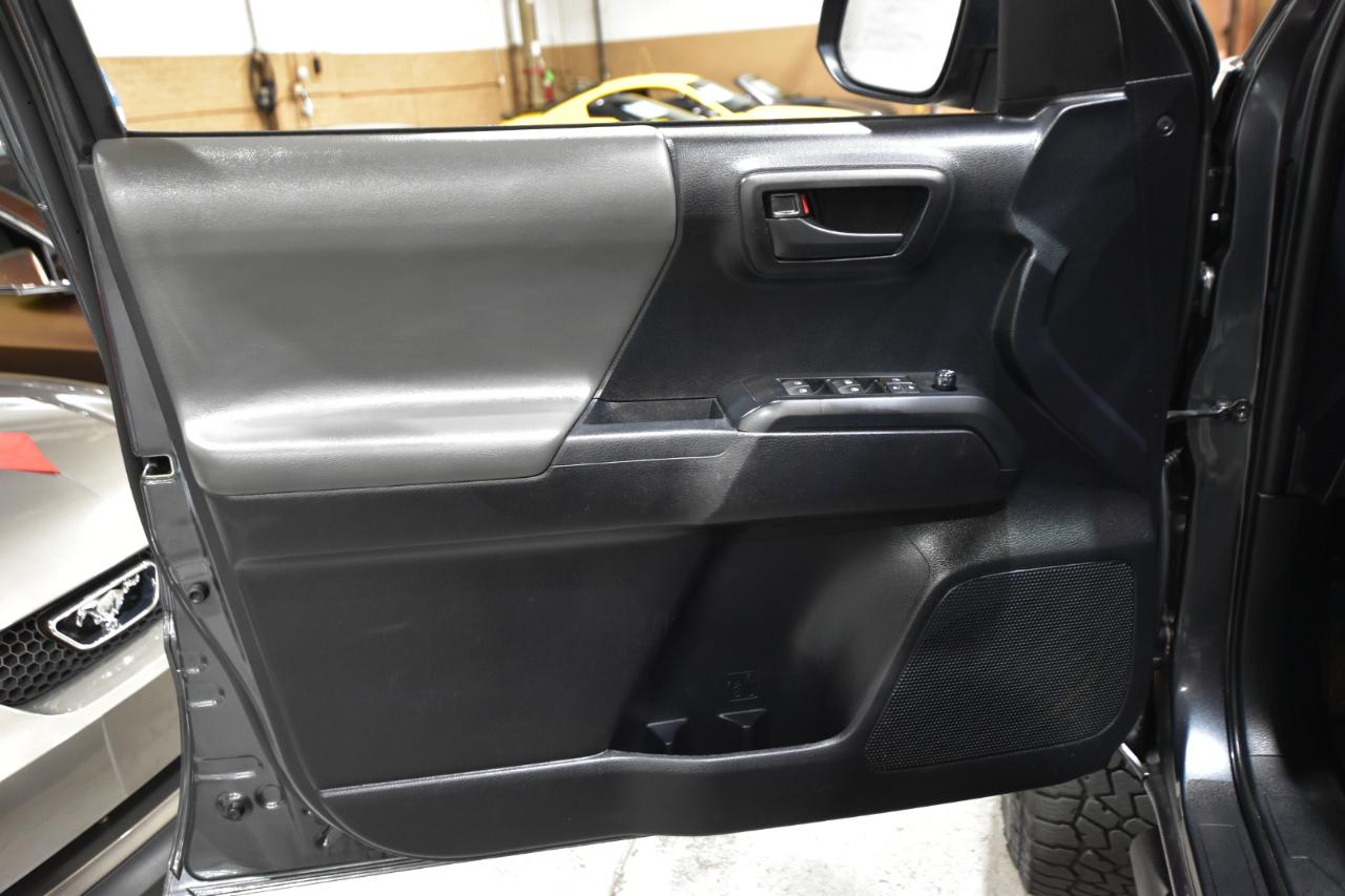 Toyota Tacoma 4WD TRD Off Road Double Cab 5' Bed V6 AT (Natl) 2020