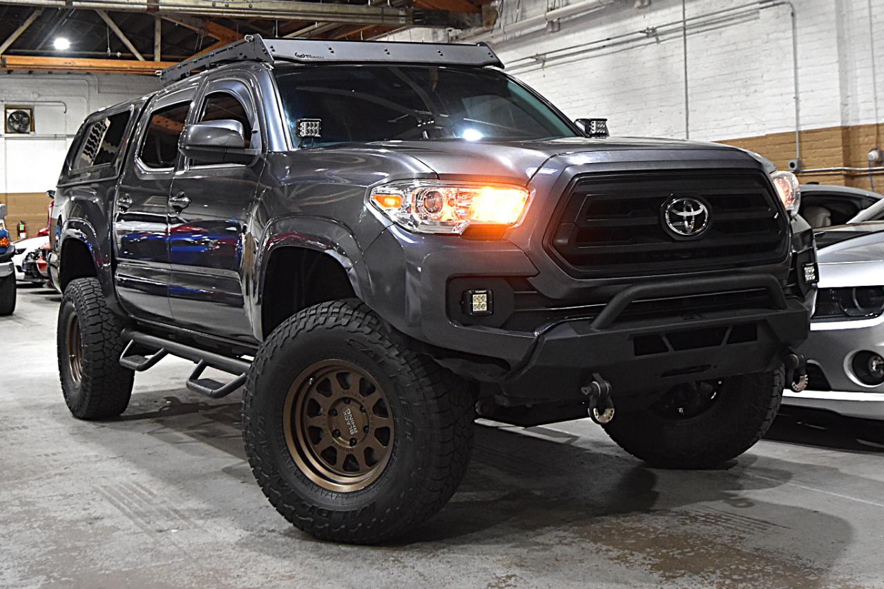 Toyota Tacoma photo 2