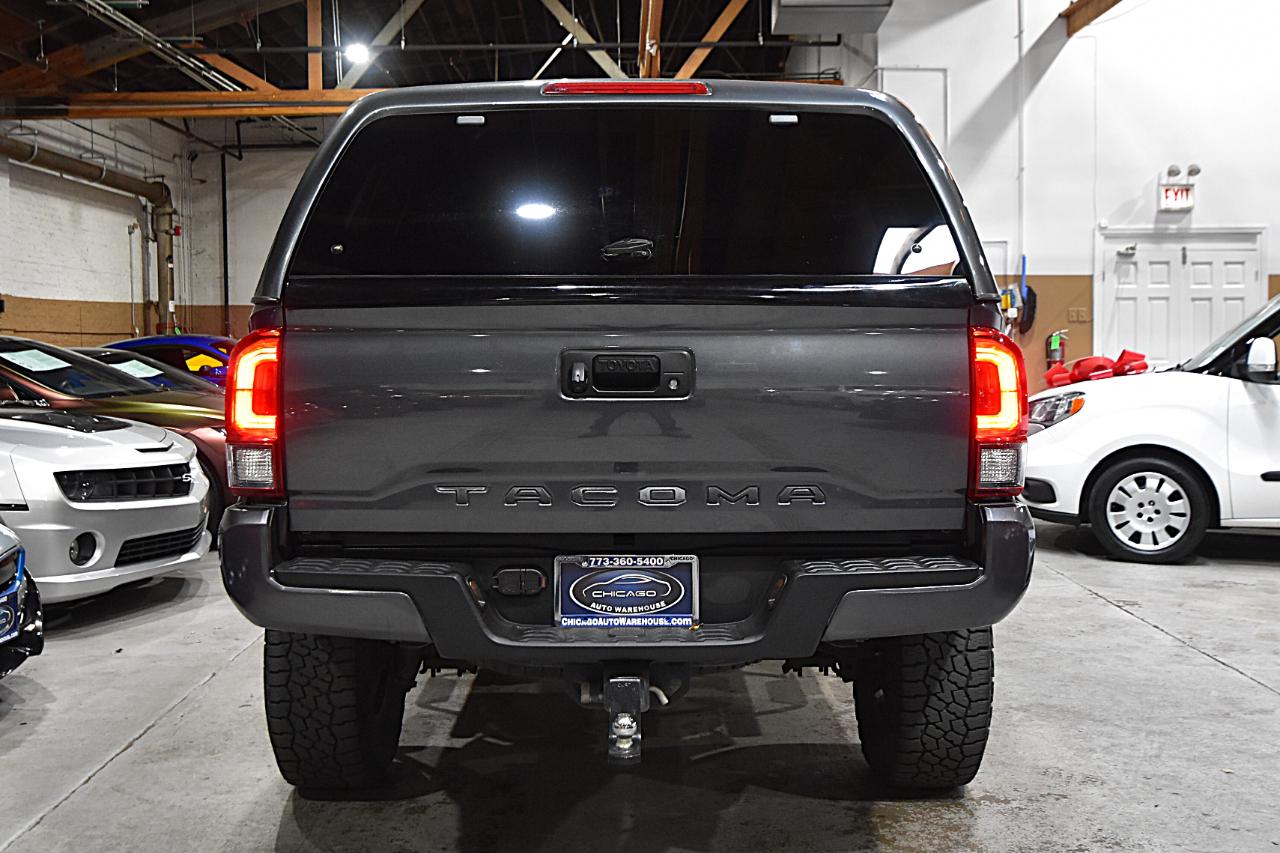 Toyota Tacoma photo 12