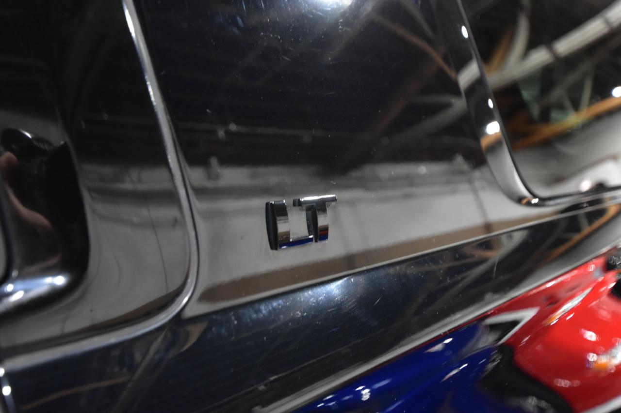 Chevrolet Suburban 4WD 4dr 1500 LT 2019