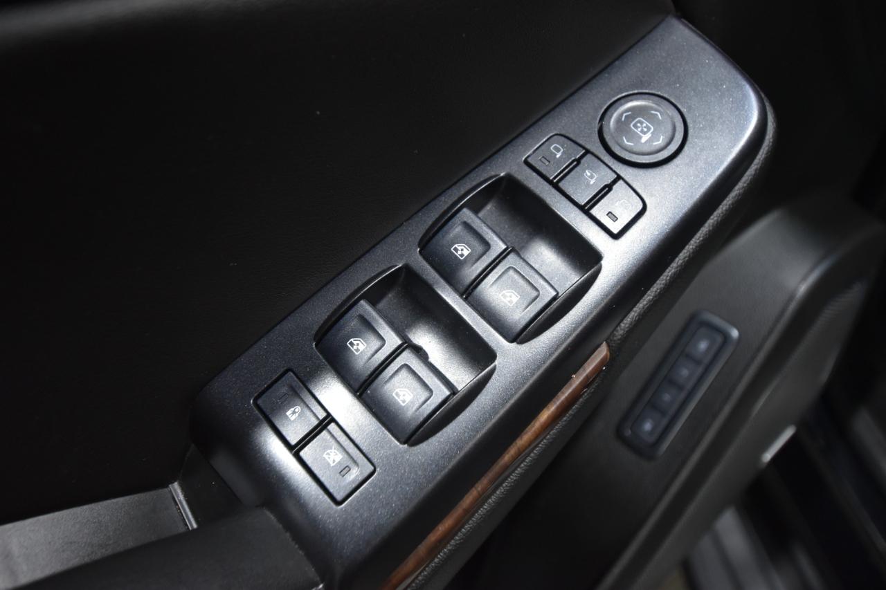 Chevrolet Suburban 4WD 4dr 1500 LT 2019