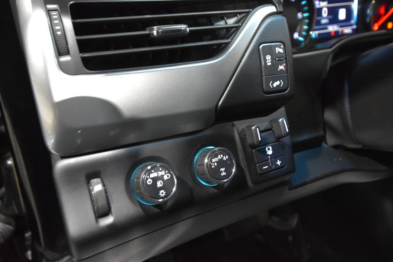 Chevrolet Suburban 4WD 4dr 1500 LT 2019