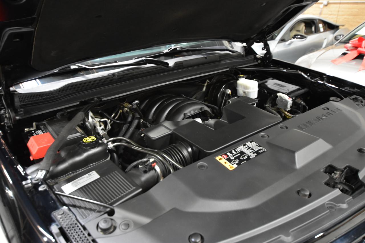 Chevrolet Suburban 4WD 4dr 1500 LT 2019