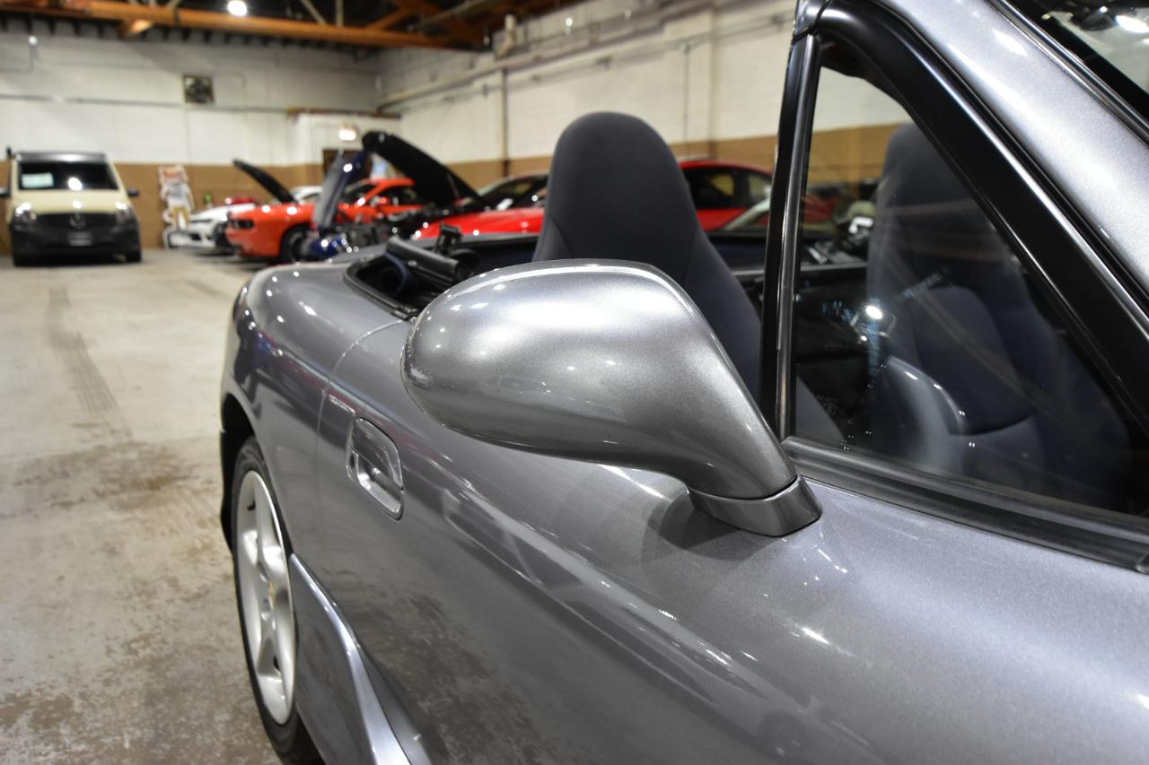 Mazda MX-5 Miata 2dr Conv Shinsen 5-Spd Manual 2003