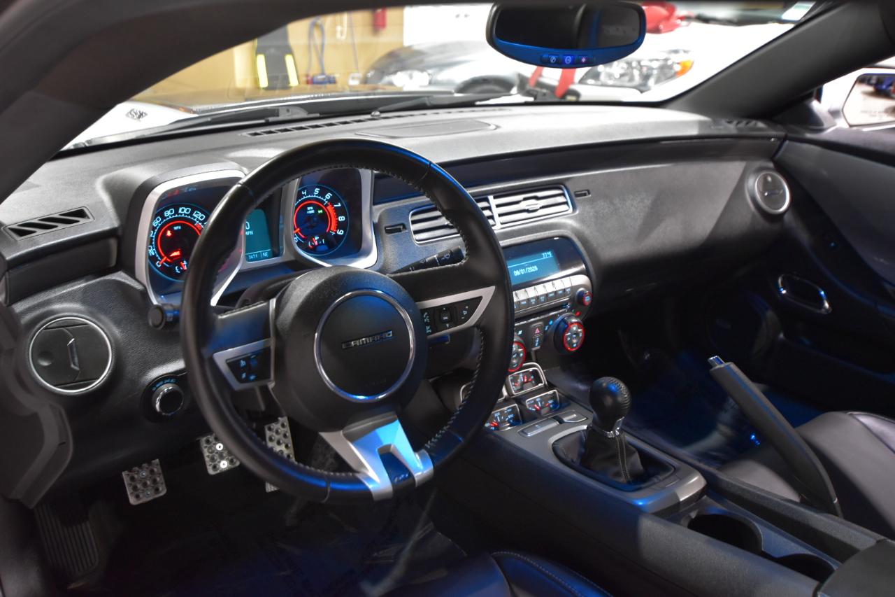 Chevrolet Camaro 2dr Cpe 2SS 2010