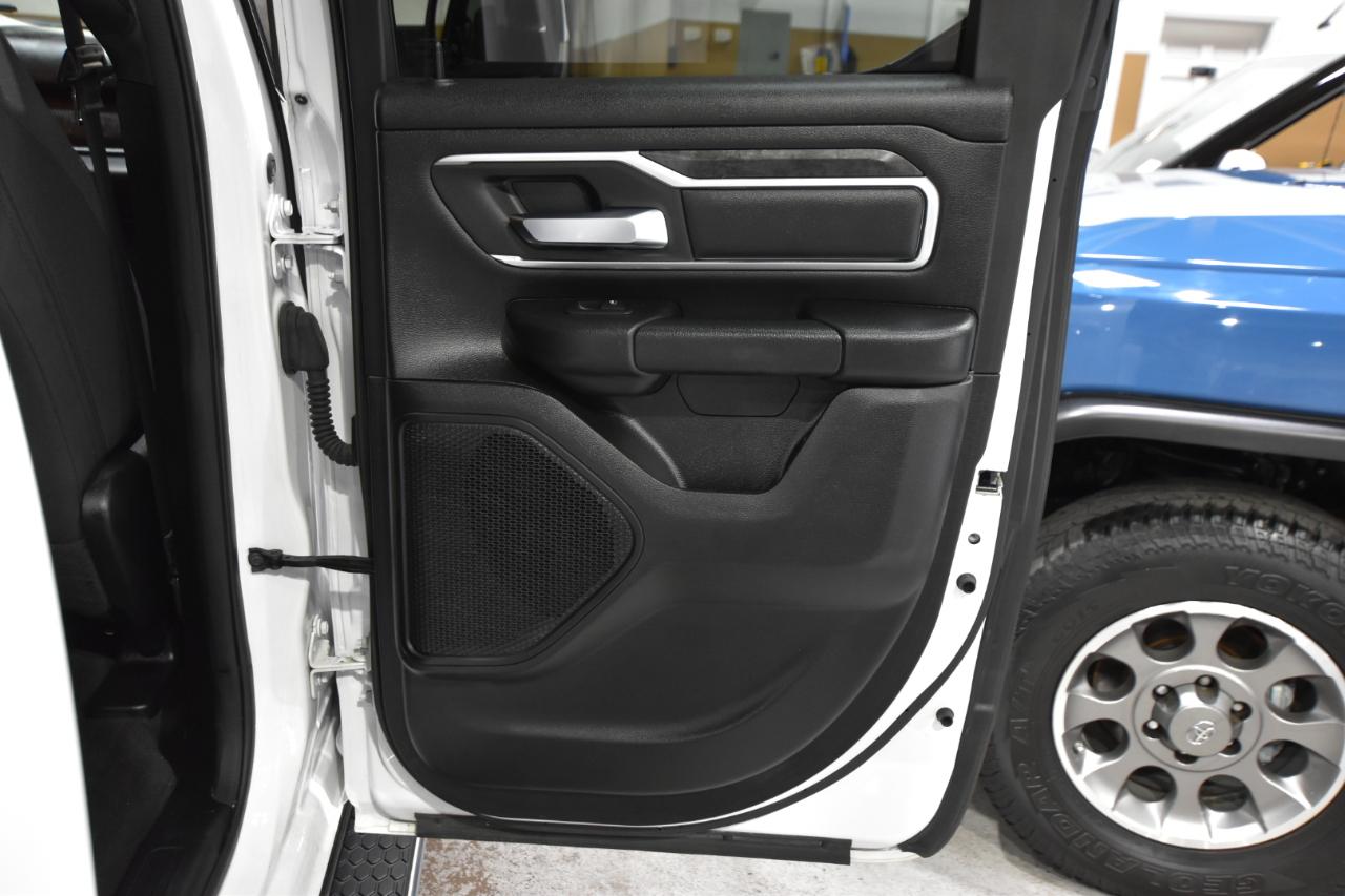 RAM 1500 Big Horn 4x4 Quad Cab 6'4" Box 2020
