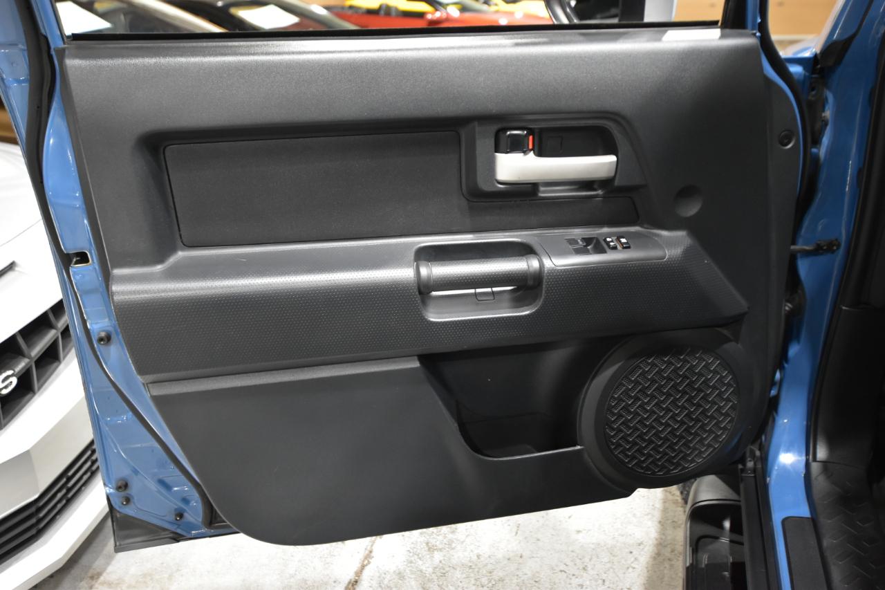 Toyota FJ Cruiser 4WD 4dr Auto (Natl) 2012