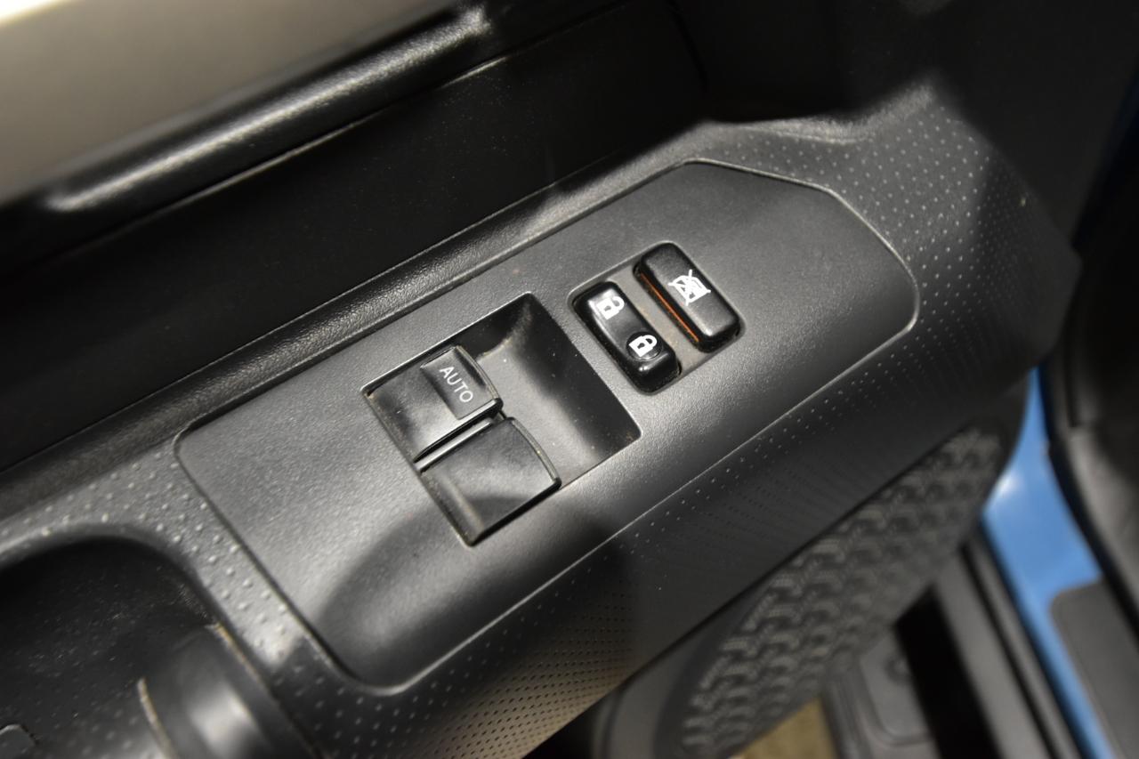 Toyota FJ Cruiser 4WD 4dr Auto (Natl) 2012