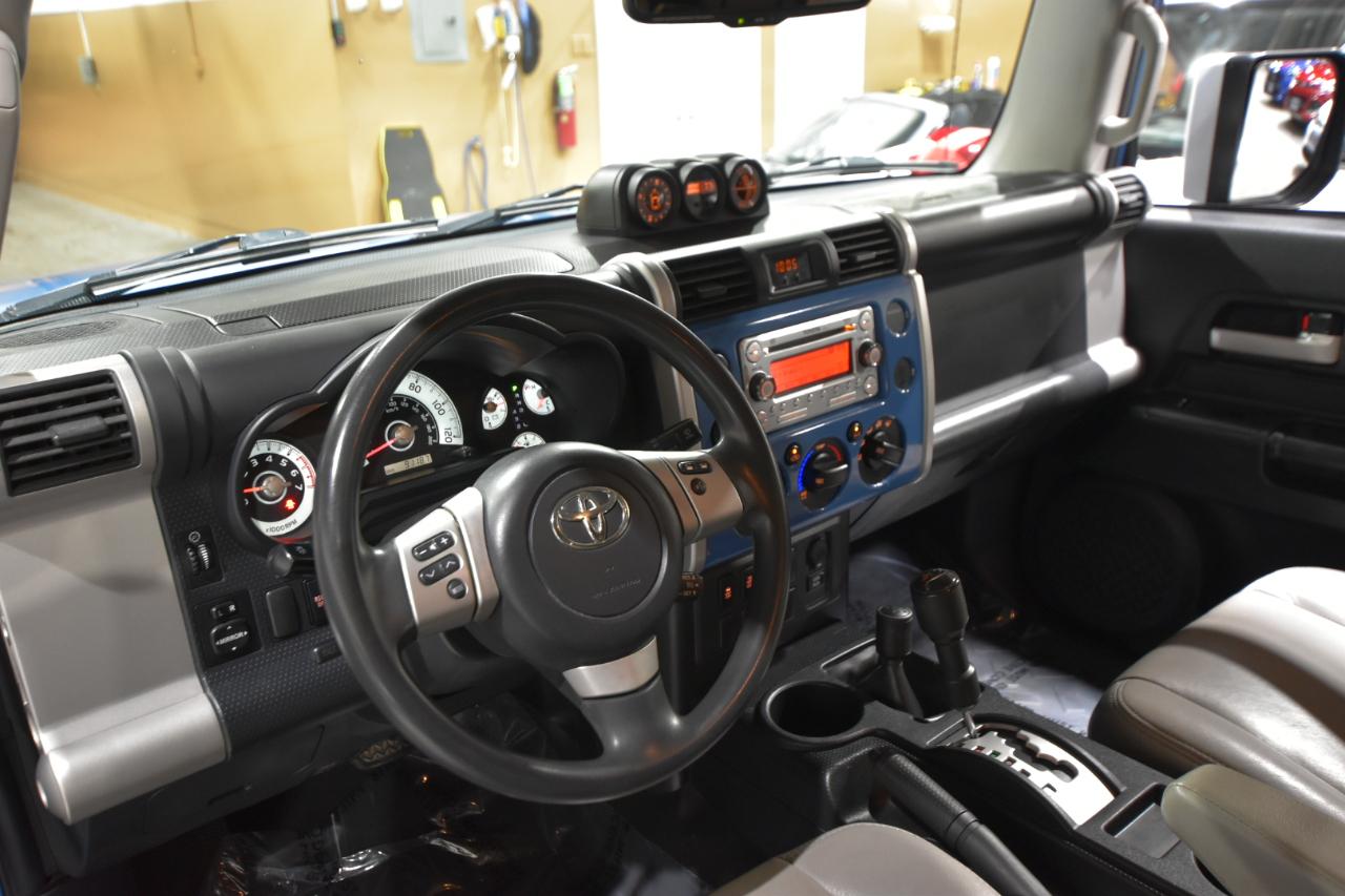Toyota FJ Cruiser 4WD 4dr Auto (Natl) 2012