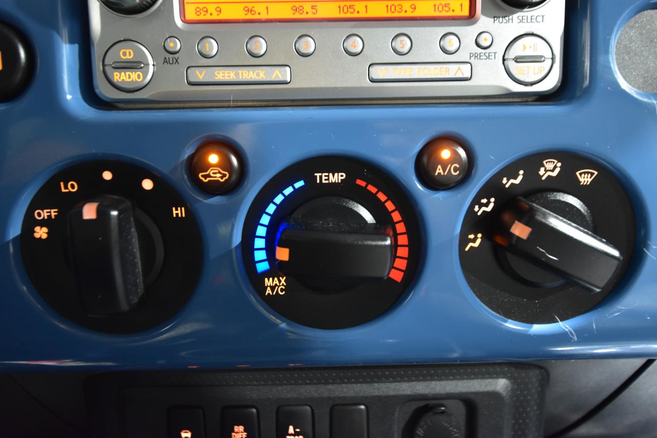 Toyota FJ Cruiser 4WD 4dr Auto (Natl) 2012
