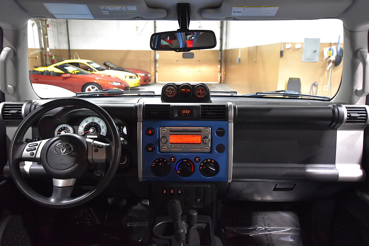 Toyota FJ Cruiser 4WD 4dr Auto (Natl) 2012
