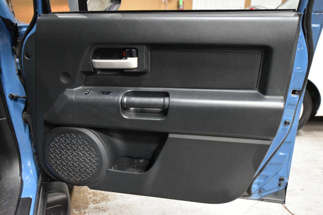 Toyota FJ Cruiser 4WD 4dr Auto (Natl) 2012