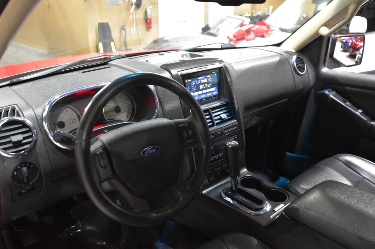 Ford Explorer Sport Trac AWD 4dr V8 Adrenalin 2010