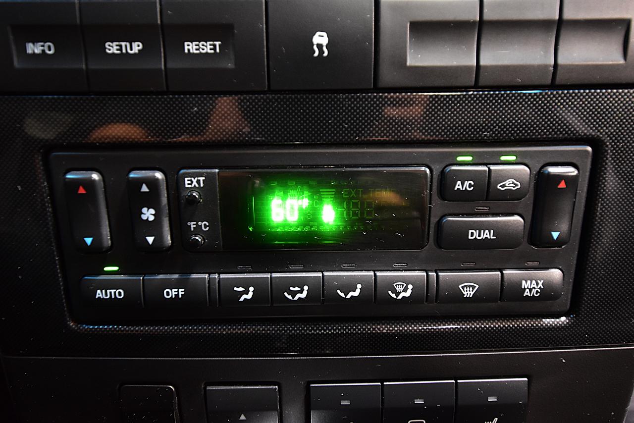 Ford Explorer Sport Trac AWD 4dr V8 Adrenalin 2010