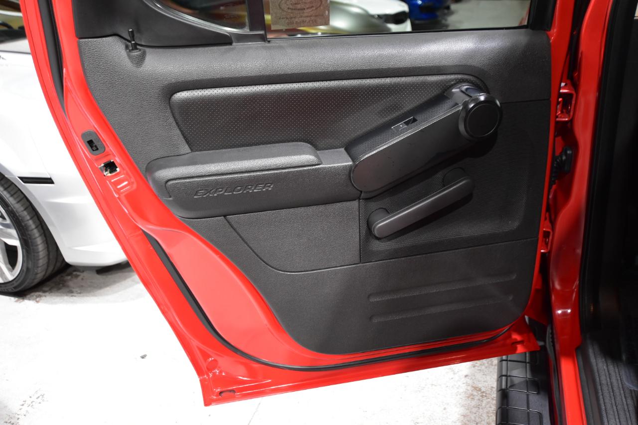 Ford Explorer Sport Trac AWD 4dr V8 Adrenalin 2010