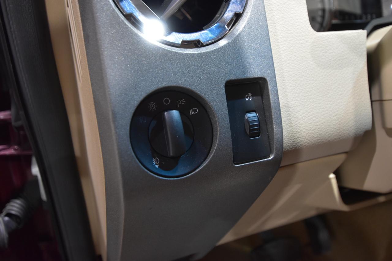 Ford Super Duty F-250 SRW 4WD Crew Cab 156" King Ranch 2009