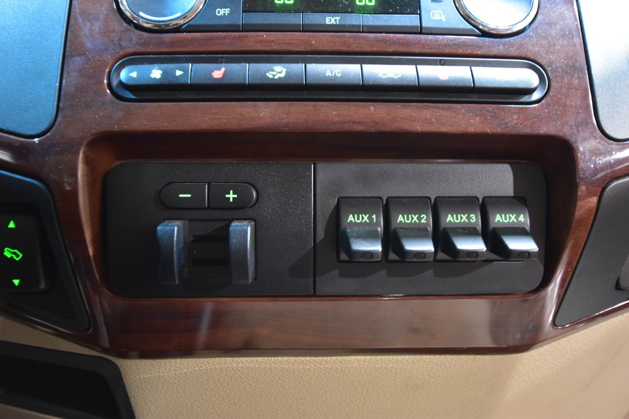 Ford Super Duty F-250 SRW 4WD Crew Cab 156" King Ranch 2009