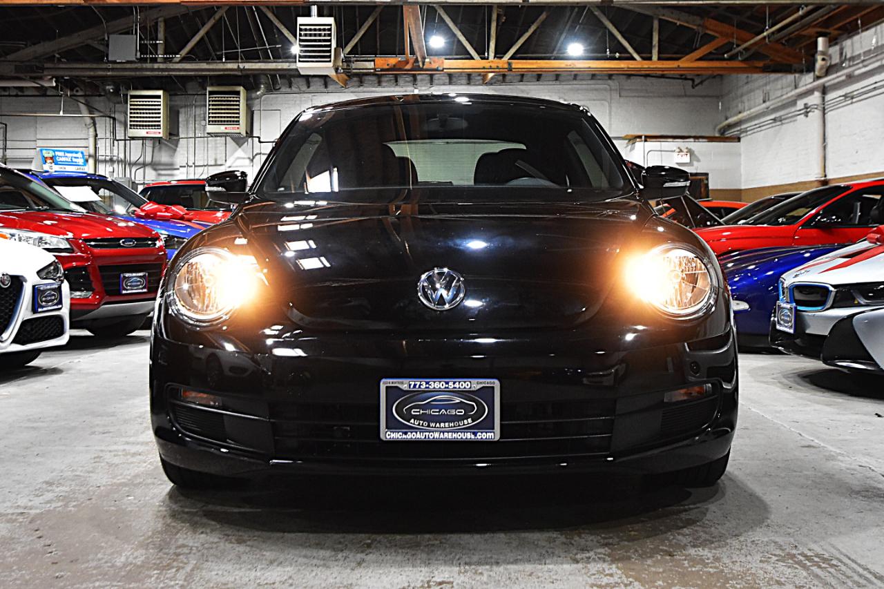 Volkswagen Beetle 2.5L PZEV W/SOUND/NAV 2012