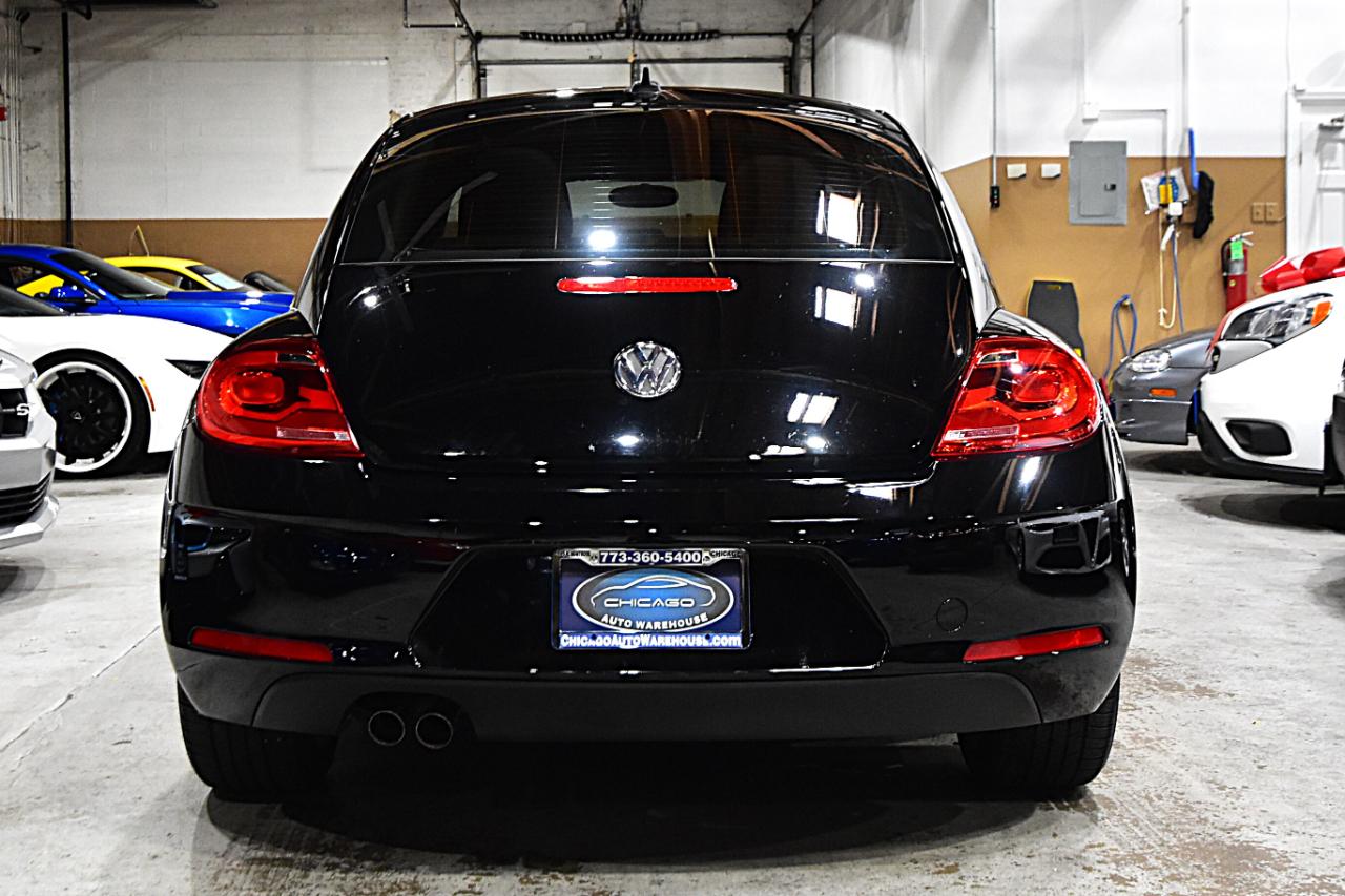 Volkswagen Beetle 2.5L PZEV W/SOUND/NAV 2012