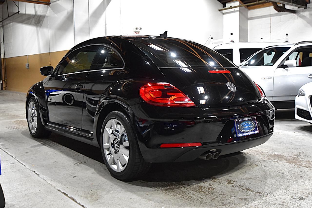 Volkswagen Beetle 2.5L PZEV W/SOUND/NAV 2012