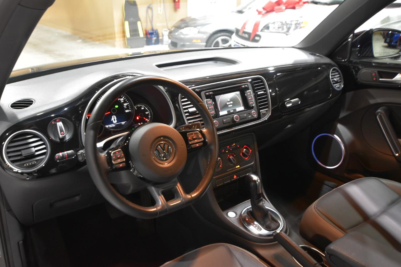 Volkswagen Beetle 2.5L PZEV W/SOUND/NAV 2012