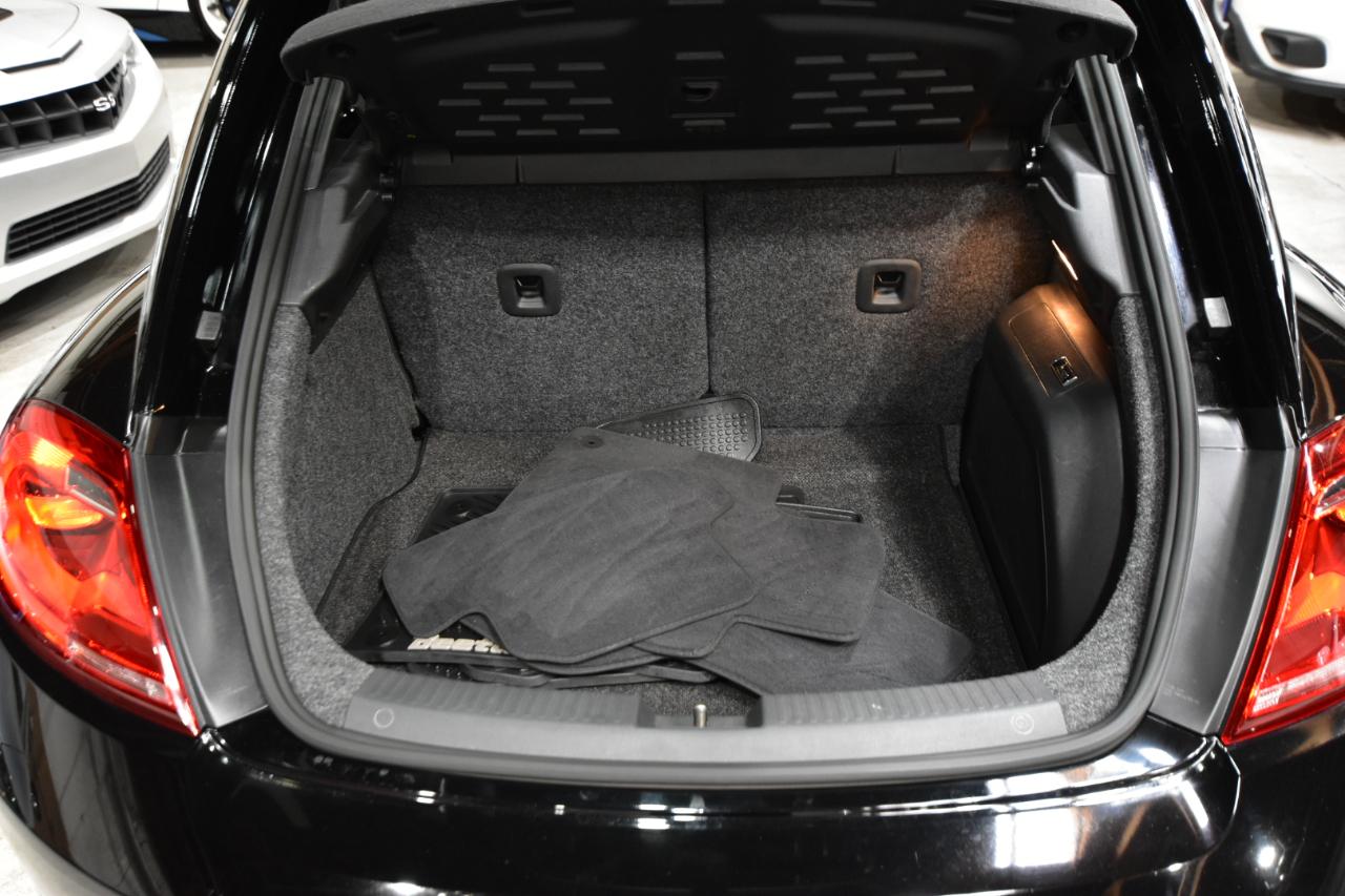 Volkswagen Beetle 2.5L PZEV W/SOUND/NAV 2012