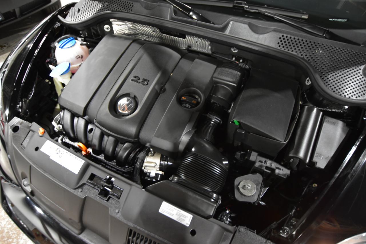 Volkswagen Beetle 2.5L PZEV W/SOUND/NAV 2012